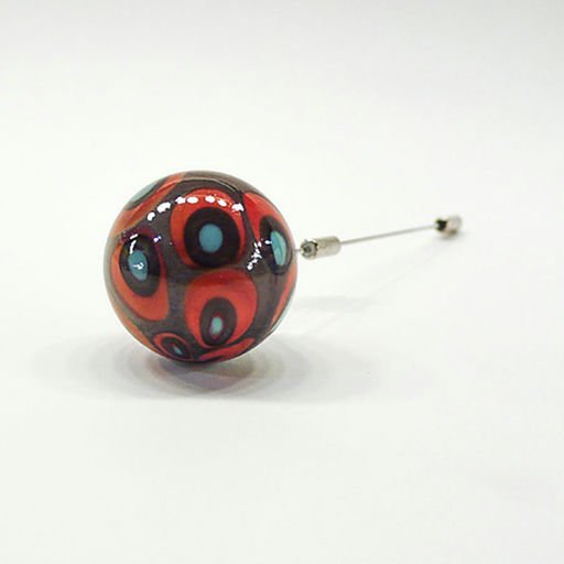 n color brooch